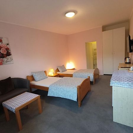 Cozy Room With Garden In Bratislava Bagian luar foto