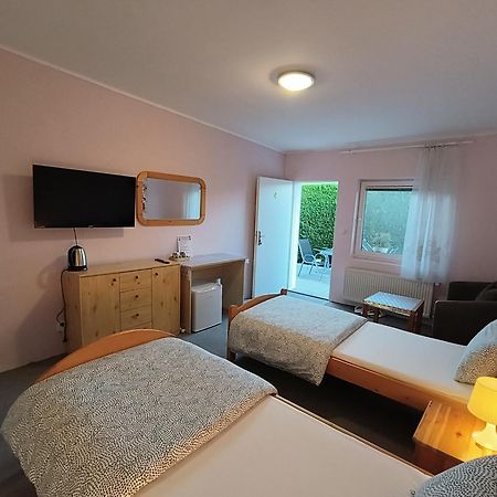 Cozy Room With Garden In Bratislava Bagian luar foto