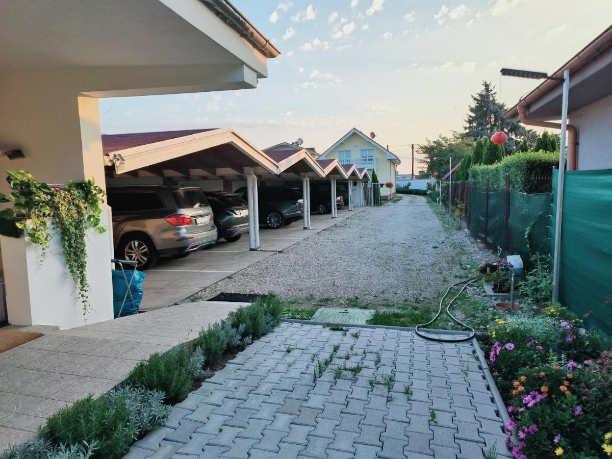 Cozy Room With Garden In Bratislava Bagian luar foto