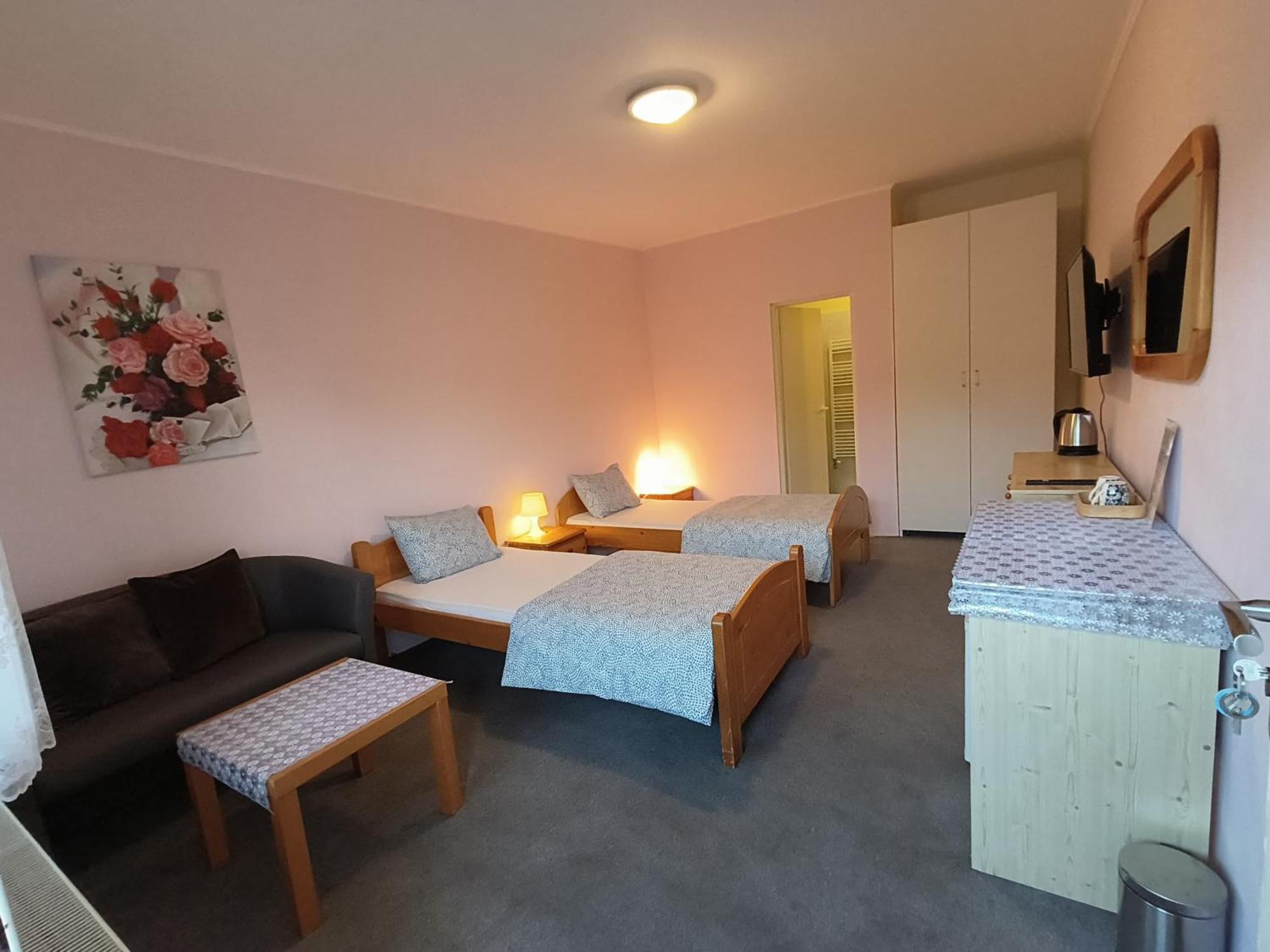 Cozy Room With Garden In Bratislava Bagian luar foto