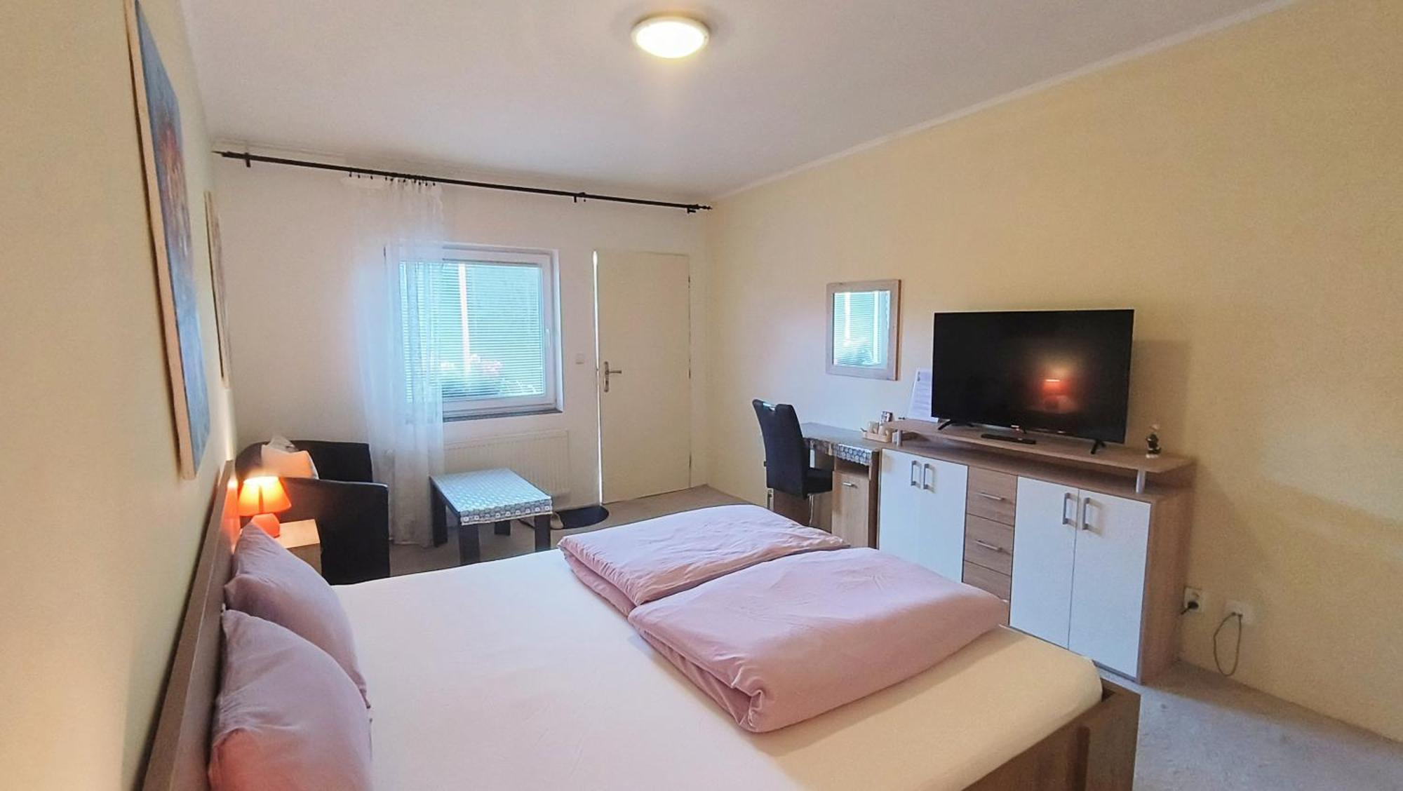 Cozy Room With Garden In Bratislava Bagian luar foto