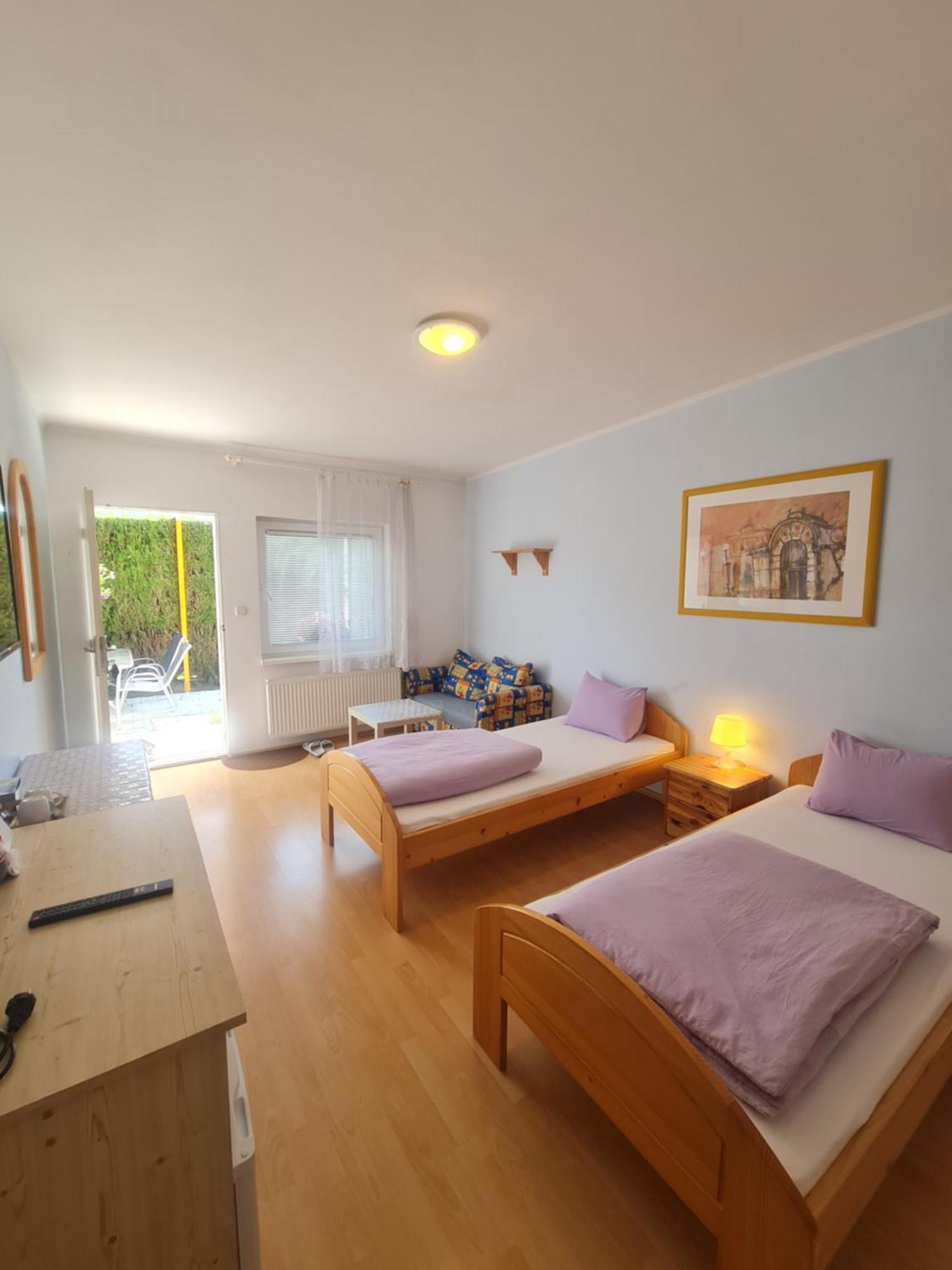 Cozy Room With Garden In Bratislava Bagian luar foto