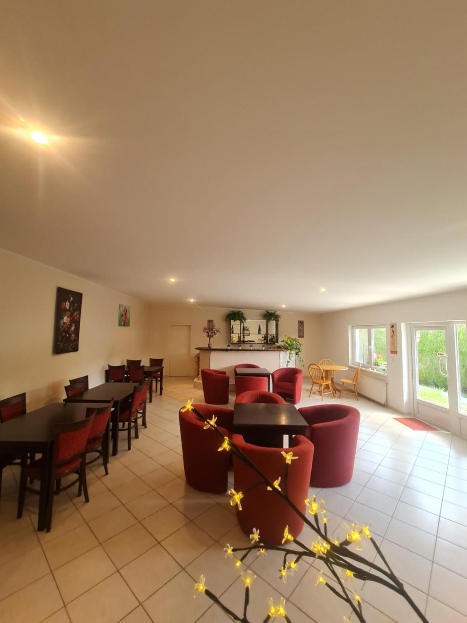 Cozy Room With Garden In Bratislava Bagian luar foto
