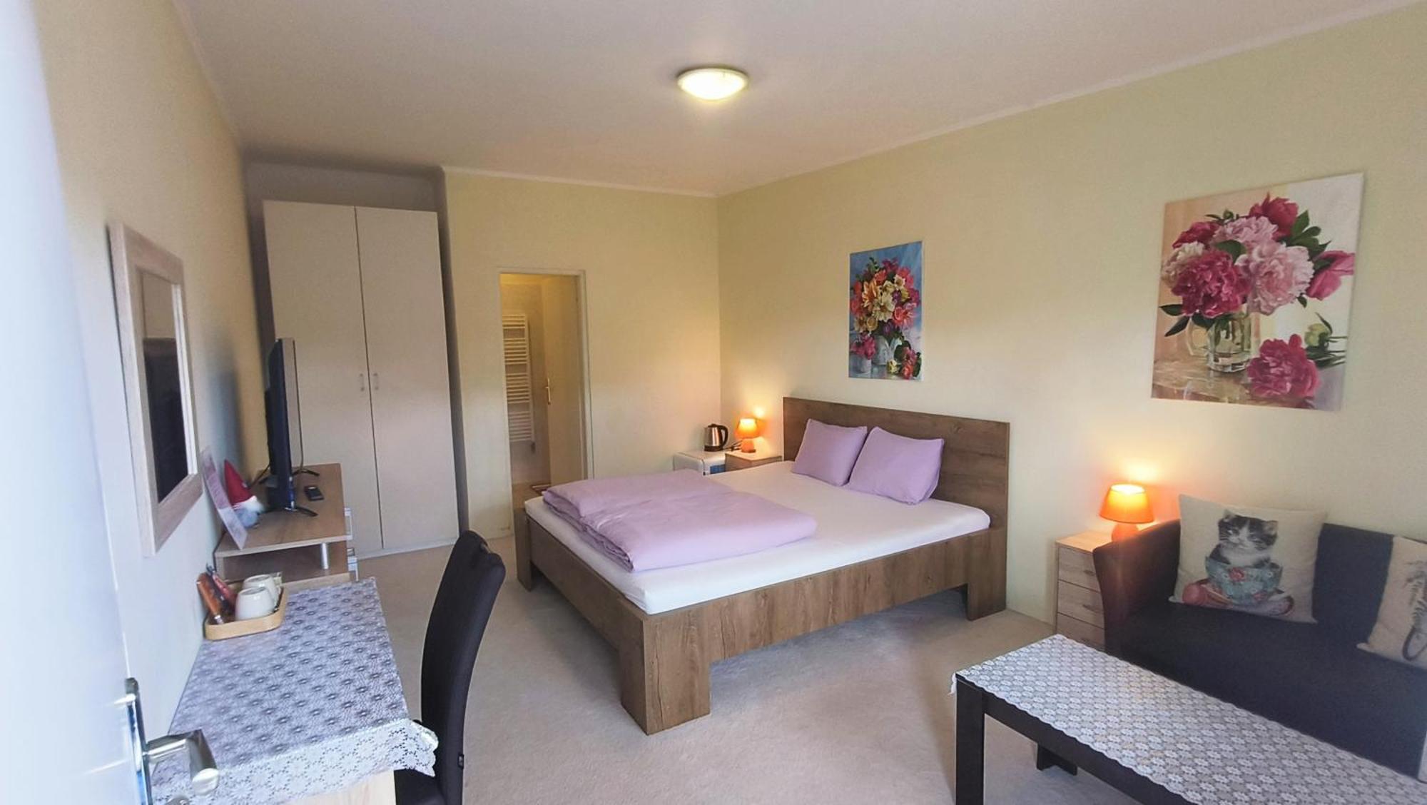 Cozy Room With Garden In Bratislava Bagian luar foto