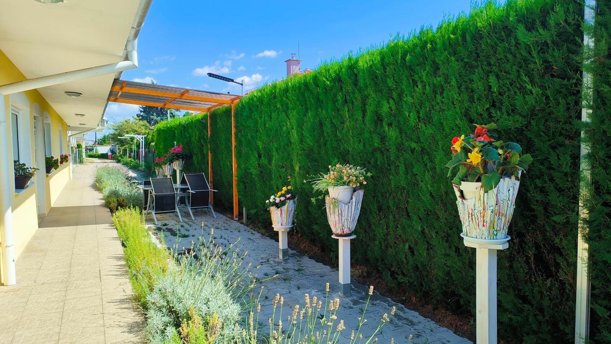 Cozy Room With Garden In Bratislava Bagian luar foto